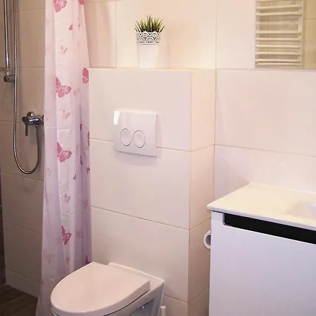 Two-bedroom Holiday In Darlowo 度假居 *